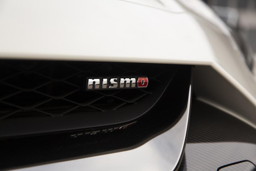 Логотип Nissan GT-R Nismo (R35) 2016 года  (WW) (фото 27 из 41)